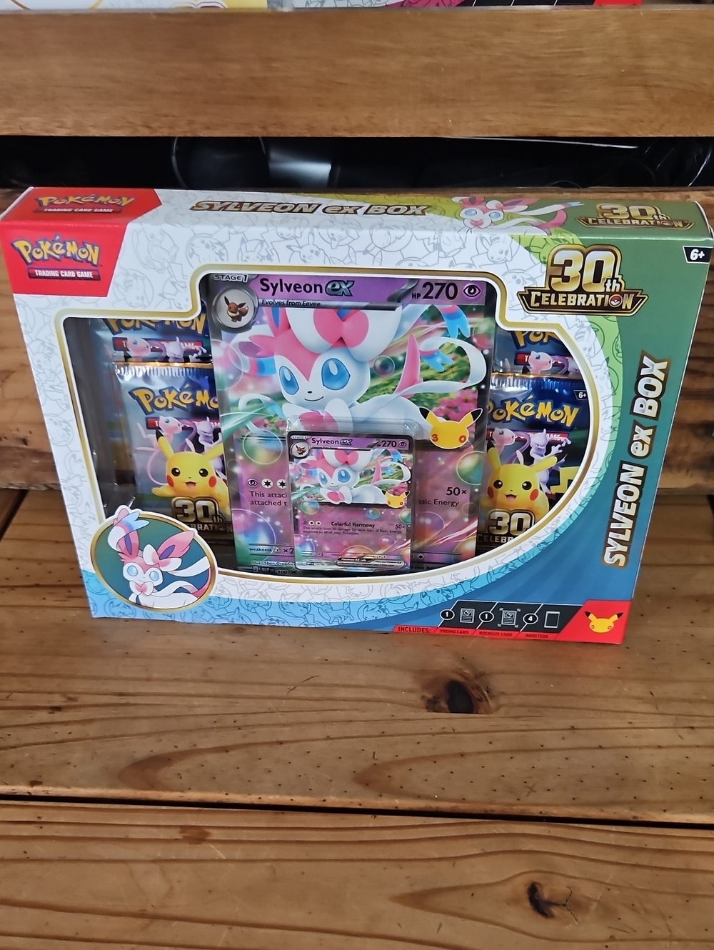 Pokémon 30th anniversary Sylveon Box